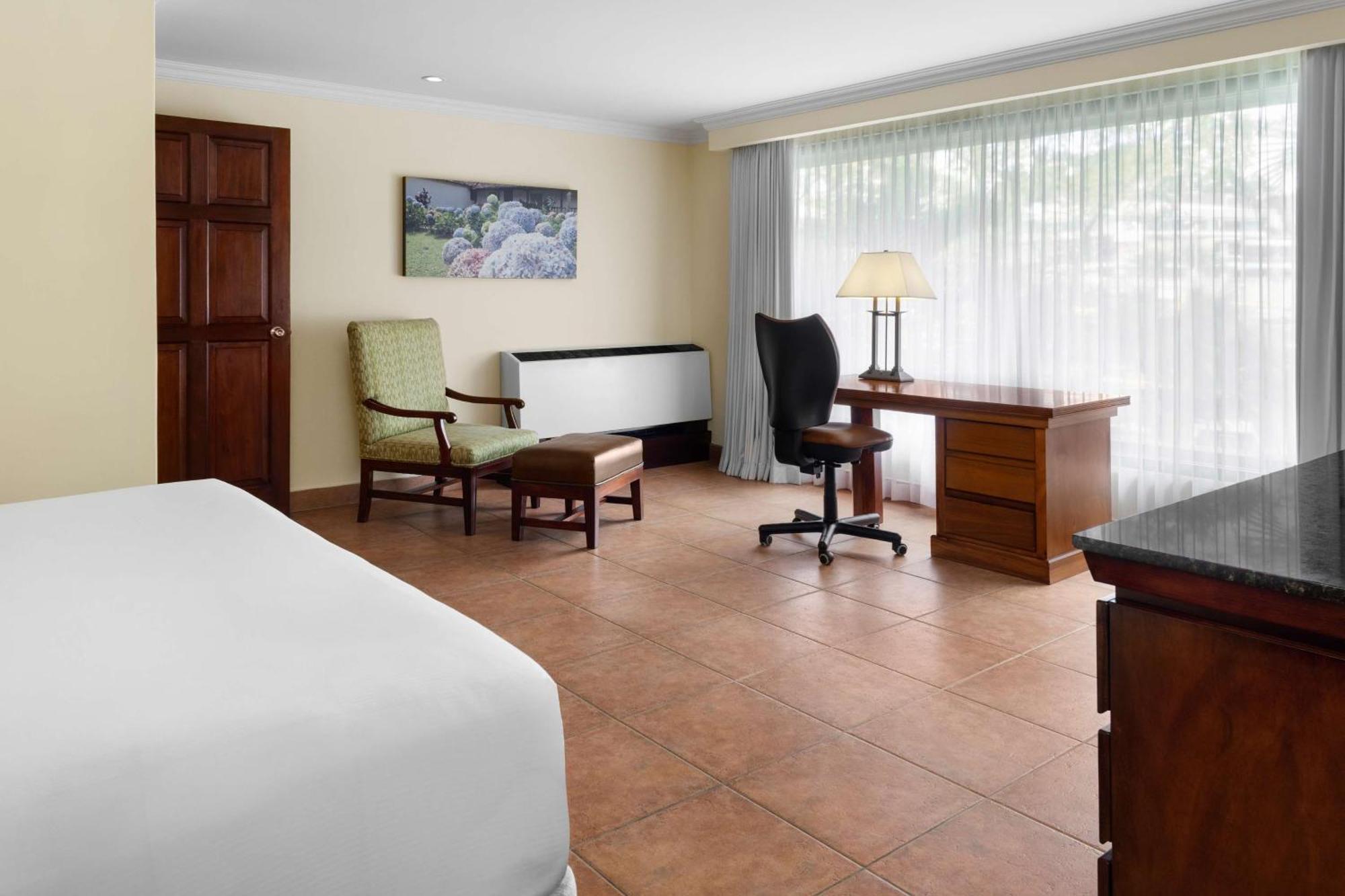 Hilton Cariari Doubletree - Costa Rica Hotel